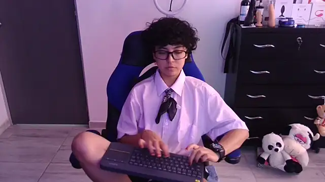 thomascooper7 online show from February 2026 07:22:01 PM