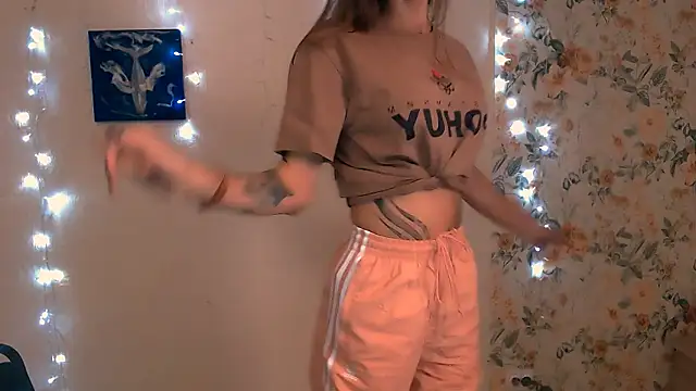 Snapshot of Asia_N_ chatting on September 2025 03:28:01 AM Asia N online show from September 2025 03:28:01 AM