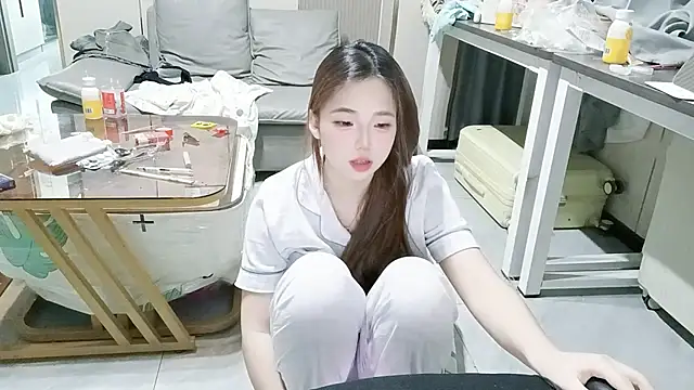 MM YY SS online show from October 2025 06:24:01 AM