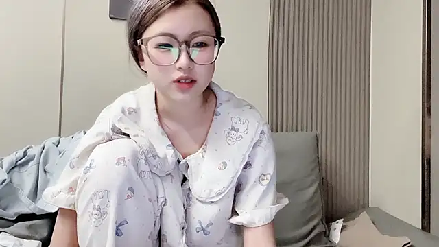 MM YY SS online show from October 2025 10:05:02 AM