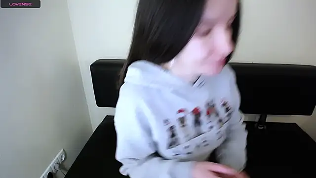 LaimaV  online show from October 2025 07:05:02 AM