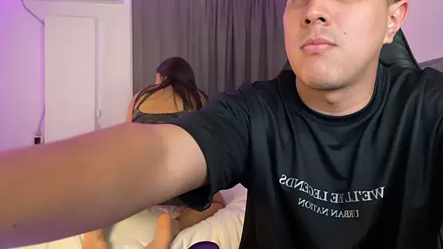 dereckbrownn online show from February 2025 04:01:01 AM