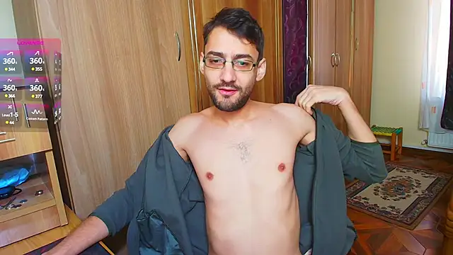 Snapshot of HungEddy chatting on December 2024 07:00:02 AM HungEddy online show from December 2024 07:00:02 AM