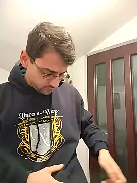 Snapshot of HungEddy chatting on January 2025 10:23:01 PM HungEddy online show from January 2025 10:23:01 PM