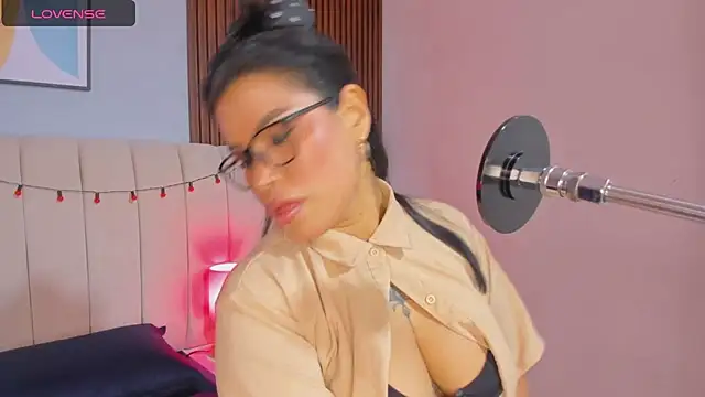 Sam foox online show from February 2025 03:56:01 AM