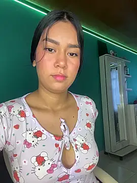 Snapshot of ALANAH_KITTY chatting on February 2026 02:18:01 PM ALANAH KITTY online show from February 2026 02:18:01 PM