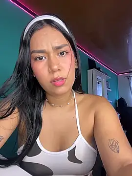 Snapshot of ALANAH_KITTY chatting on February 2026 07:45:01 PM ALANAH KITTY online show from February 2026 07:45:01 PM