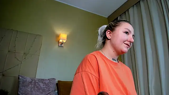 Snapshot of Debbie_Taylor chatting on December 2024 10:50:01 PM Debbie Taylor online show from December 2024 10:50:01 PM