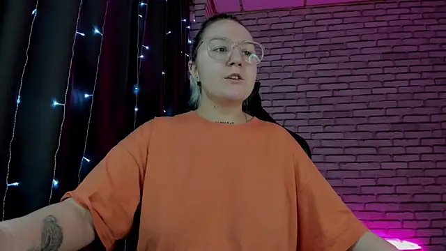 Snapshot of Debbie_Taylor chatting on January 2025 03:28:02 PM Debbie Taylor online show from January 2025 03:28:02 PM