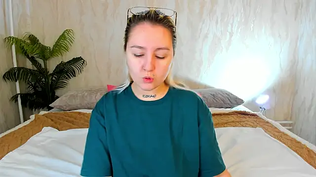 Snapshot of Debbie_Taylor chatting on October 2025 05:02:02 PM Debbie Taylor online show from October 2025 05:02:02 PM