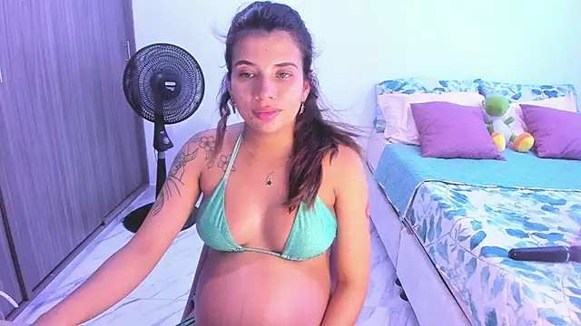 Snapshot of adop_me__ chatting on December 2024 10:13:02 PM adop me online show from December 2024 10:13:02 PM