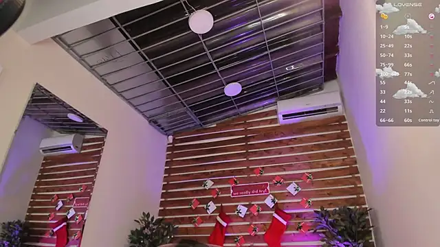 Snapshot of Sapphire_Venuss chatting on December 2024 01:38:02 AM Sapphire Venuss online show from December 2024 01:38:02 AM