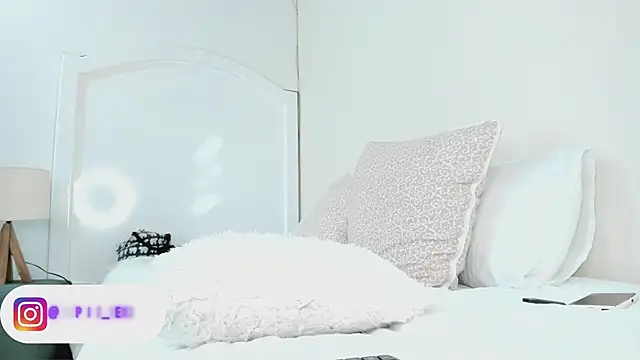 Snapshot of Sapphire_Venuss chatting on January 2025 12:33:01 AM Sapphire Venuss online show from January 2025 12:33:01 AM