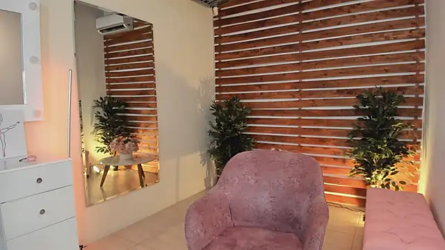 Snapshot of Sapphire_Venuss chatting on March 2025 10:47:01 PM Sapphire Venuss online show from March 2025 10:47:01 PM