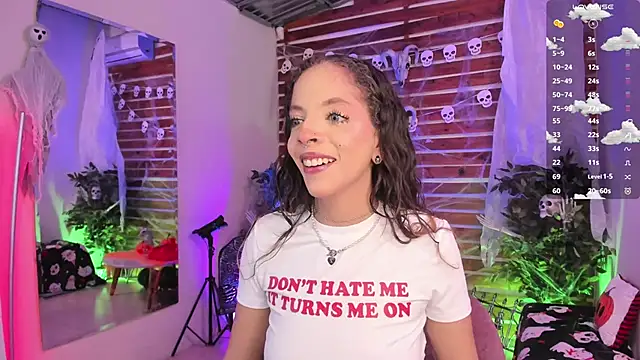 Snapshot of Sapphire_Venuss chatting on October 2025 02:59:01 AM Sapphire Venuss online show from October 2025 02:59:01 AM