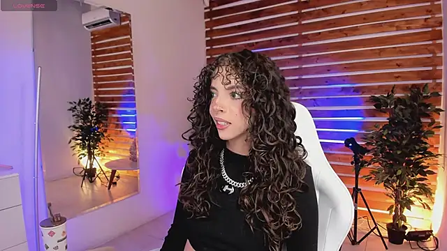 Sapphire Venuss online show from April 2026 01:43:02 AM