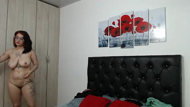 lily f00x online show from November 2025 12:29:02 PM