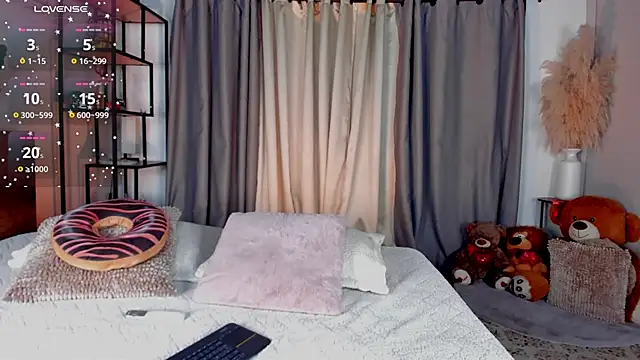 Snapshot of amber_maxwell chatting on February 2026 09:03:02 PM amber maxwell online show from February 2026 09:03:02 PM