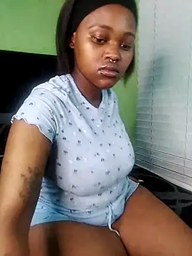 ThickPearlx23 online show from October 2025 02:45:01 AM