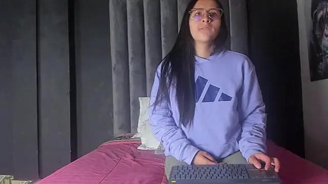 Snapshot of Luci_And_Sofi chatting on February 2025 08:48:02 AM Luci And Sofi online show from February 2025 08:48:02 AM