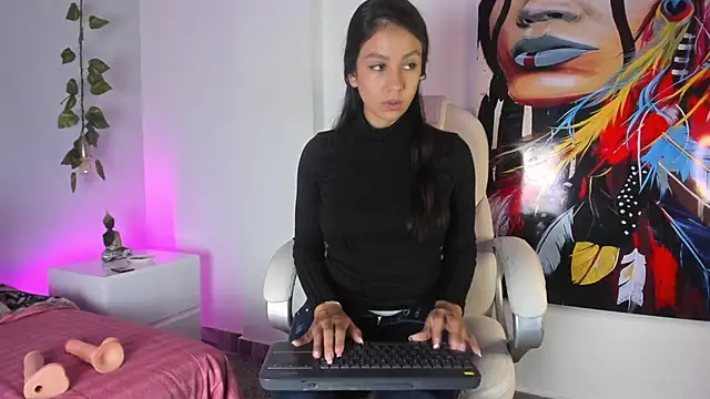 Snapshot of Luci_And_Sofi chatting on November 2025 03:33:02 PM Luci And Sofi online show from November 2025 03:33:02 PM