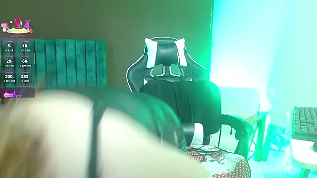 Snapshot of PervertedMature chatting on September 2025 04:34:02 AM PervertedMature online show from September 2025 04:34:02 AM