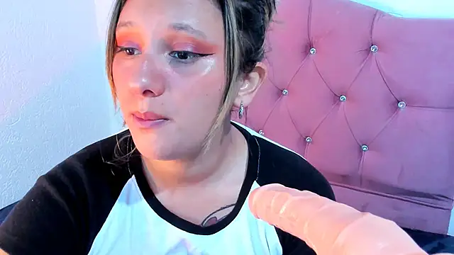 Mila nixon02 online show from February 2025 04:05:02 PM