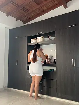 Sarasweet sex online show from June 2026 10:10:01 PM