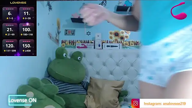 Snapshot of ana_studio chatting on February 2026 02:00:02 PM ana studio online show from February 2026 02:00:02 PM