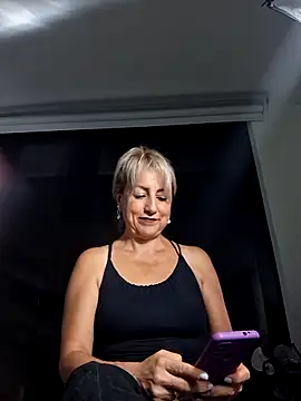 Snapshot of almaluna7 chatting on September 2025 12:36:01 AM almaluna7 online show from September 2025 12:36:01 AM