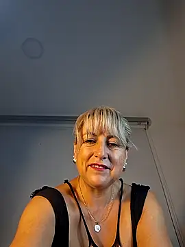 Snapshot of almaluna7 chatting on February 2026 12:48:02 AM almaluna7 online show from February 2026 12:48:02 AM