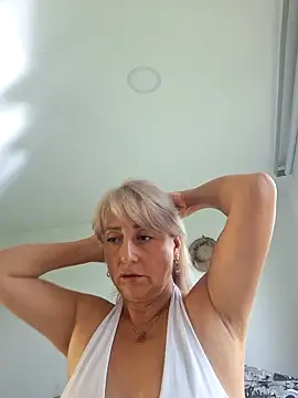 Snapshot of almaluna7 chatting on February 2026 10:03:02 PM almaluna7 online show from February 2026 10:03:02 PM