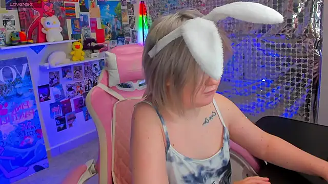 Sara Robinson online show from April 2026 03:18:01 AM