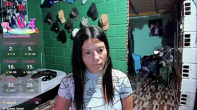 Snapshot of DanaaRey chatting on May 2026 11:22:02 PM DanaaRey online show from May 2026 11:22:02 PM