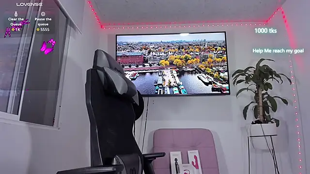 emily palmeer online show from December 2025 11:18:01 AM