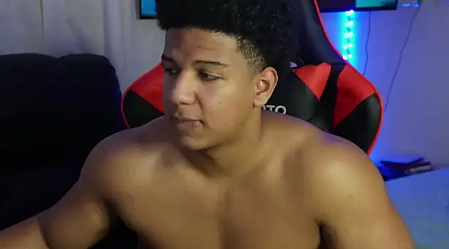 Snapshot of May_Dylan1 chatting on December 2024 04:53:02 PM May Dylan1 online show from December 2024 04:53:02 PM