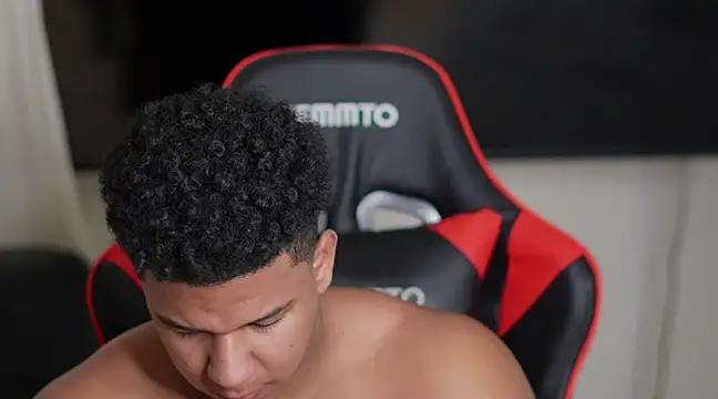 Snapshot of May_Dylan1 chatting on December 2024 12:07:02 AM May Dylan1 online show from December 2024 12:07:02 AM