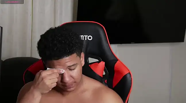 Snapshot of May_Dylan1 chatting on December 2024 08:58:01 PM May Dylan1 online show from December 2024 08:58:01 PM