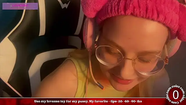 JacyWinslat online show from February 2025 02:43:01 PM