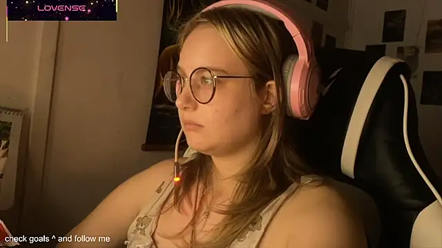 JacyWinslat online show from October 2025 04:08:01 PM