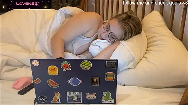 JacyWinslat online show from January 2026 12:10:01 PM