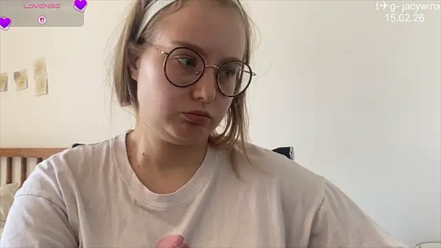 JacyWinslat online show from February 2026 07:05:02 AM