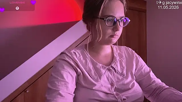JacyWinslat online show from May 2026 02:45:01 PM