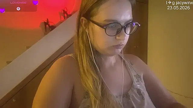 JacyWinslat online show from May 2026 10:03:01 PM