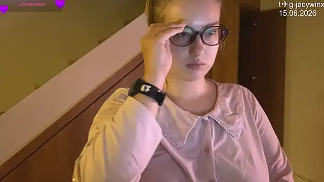 JacyWinslat online show from June 2026 09:28:01 PM
