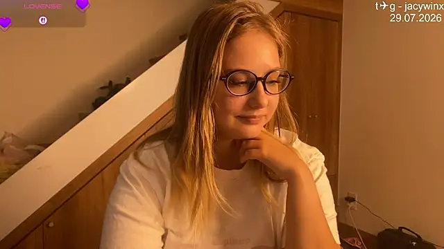 JacyWinslat online show from July 2026 05:27:02 AM
