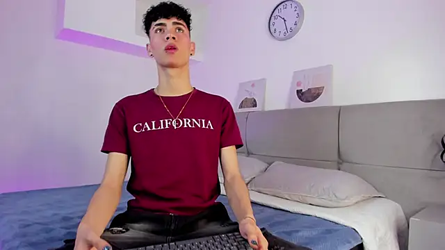 Snapshot of NeoRaptis chatting on December 2024 07:56:01 PM NeoRaptis online show from December 2024 07:56:01 PM