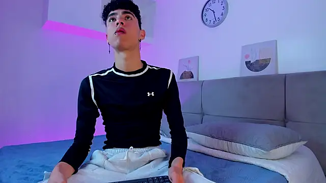 Snapshot of NeoRaptis chatting on January 2025 07:59:02 PM NeoRaptis online show from January 2025 07:59:02 PM