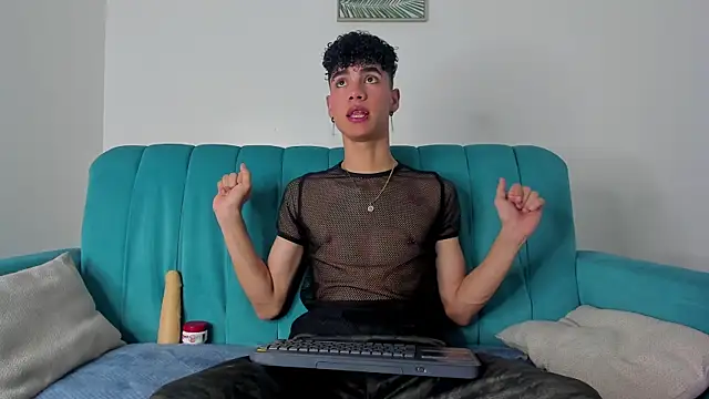 Snapshot of NeoRaptis chatting on January 2025 07:53:02 PM NeoRaptis online show from January 2025 07:53:02 PM