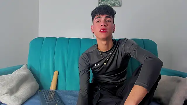 Snapshot of NeoRaptis chatting on January 2025 08:09:01 PM NeoRaptis online show from January 2025 08:09:01 PM